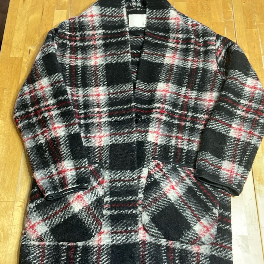 Wilfred Black and Red Plaid Coat 🖤❤️